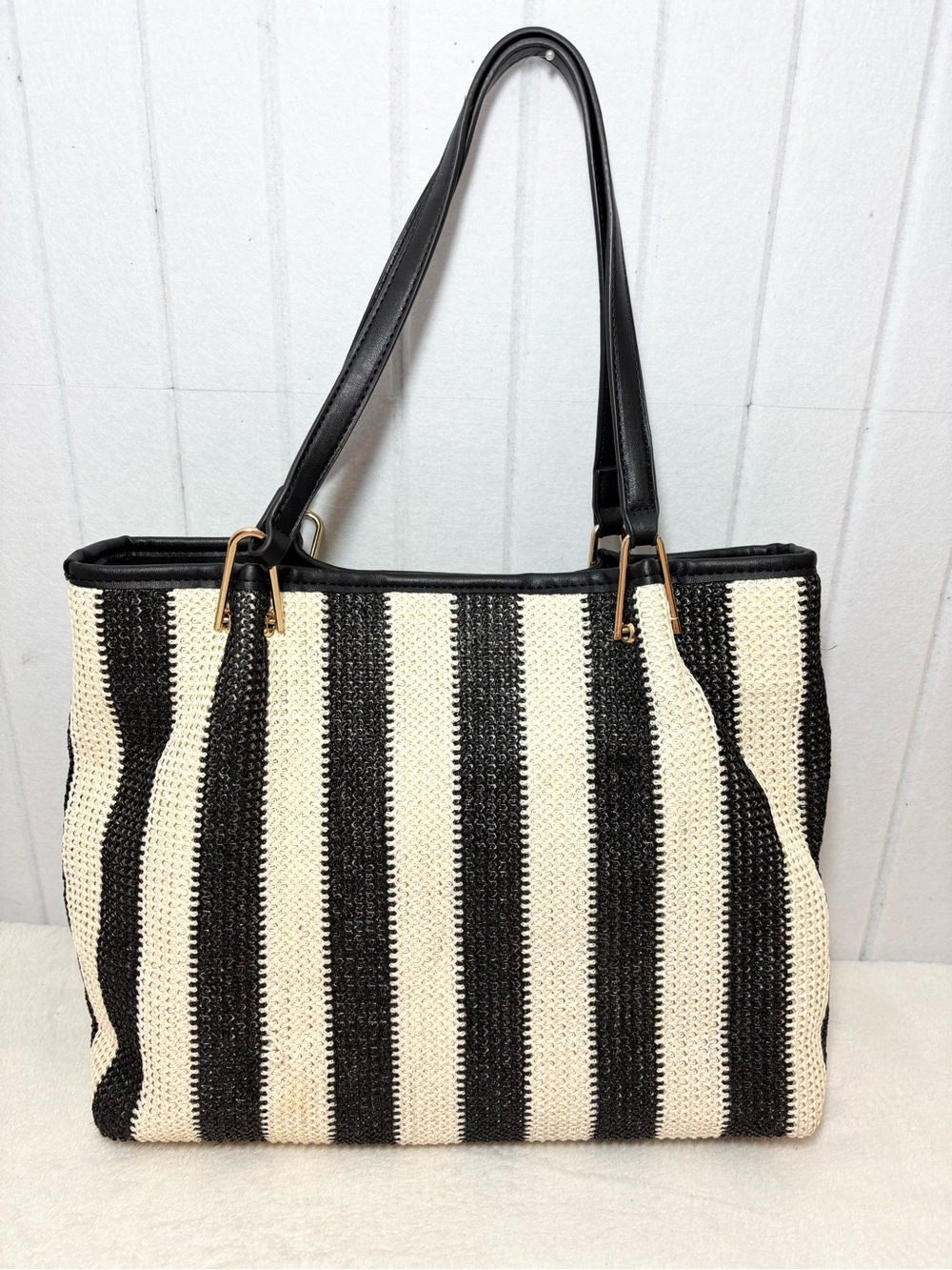 Adrienne Vittadini-The Sag Harbor Collection Straw Tote With Pouch. - Picture 4 of 10